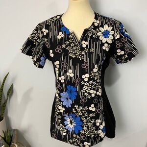 ❄️ Cherokee scrub top